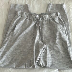 Lululemon gray pants S